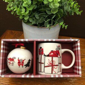 MUG & ORNAMENT SET- POSING SANTA